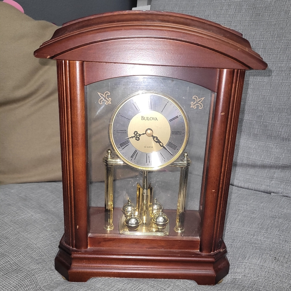 BULOVA  B1848 NORDALE TABLETOP HARDWOOD DESK CLOCK